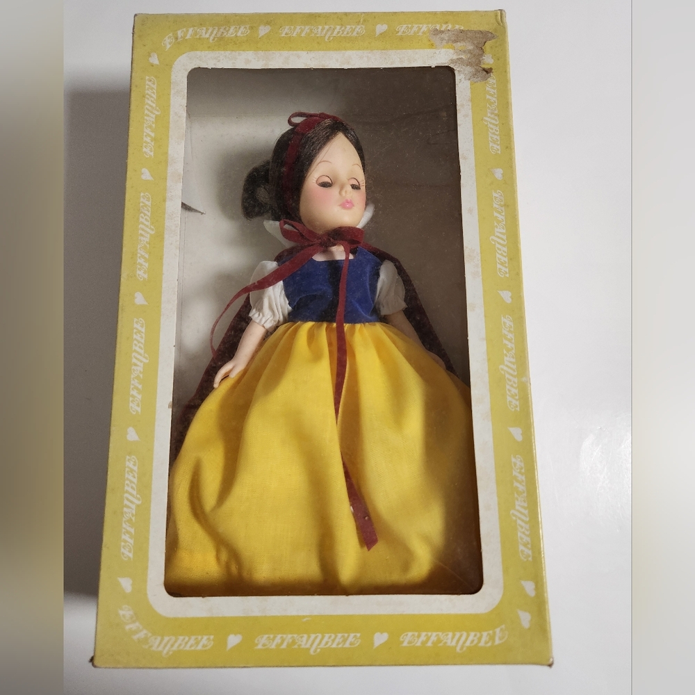 1983 Snow White 1180 Storybook Effanbee 11" Vintage Doll 17